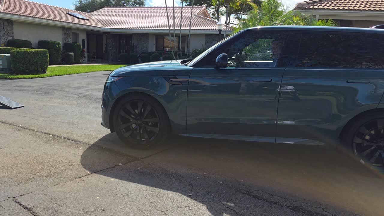An AutoPal delivery arriving at a South Florida home